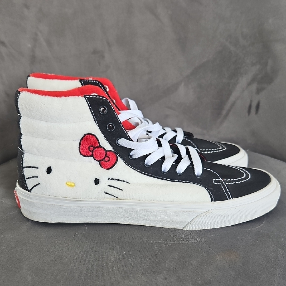 Hello Kitty x Vans Sk8 Hi
